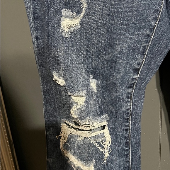 Judy Blue raw hem flare jeans - Picture 2 of 8